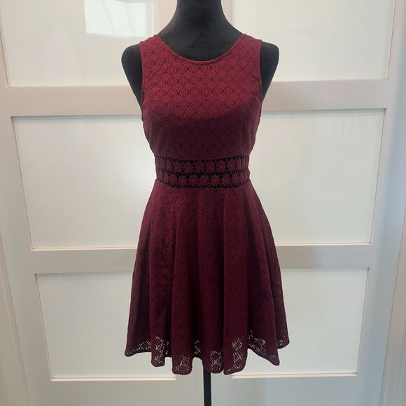 Free People Dresses & Skirts - Free People Lace Dress Womens 4 Burgundy Excellent Crochet Fit Flare Mini